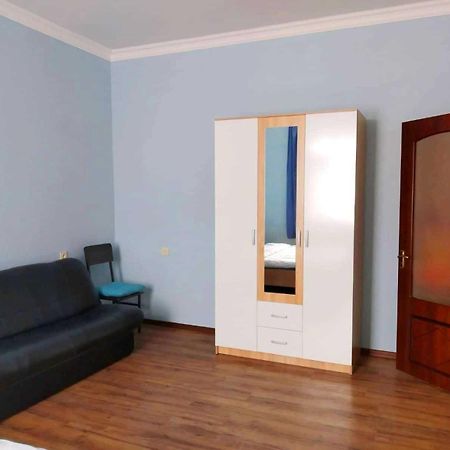 Apartment Near Sasundci Davit Metro Station يريفان المظهر الخارجي الصورة
